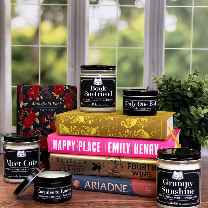 Fly Paper Products - Wholesale Jar/Filled Candle - Meet Cute 9oz Glass Candle Peppercorn + Cardamom + Tonka