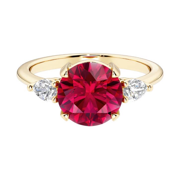 Anello con Rubino da 2,75 Ct e Diamanti a Pera 3 Pietre in Oro 14k per la vendita all'ingrosso da parte di DV Custom Jewelry USA