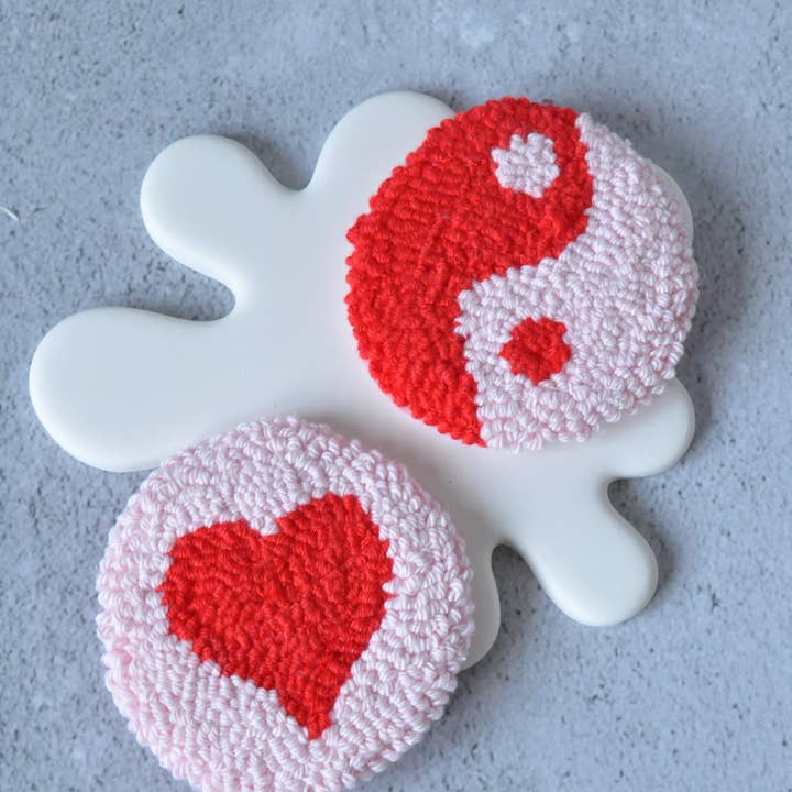 Yin Yang & Heart Punch Needle autoachtbaan voor wholesale door TheMellys