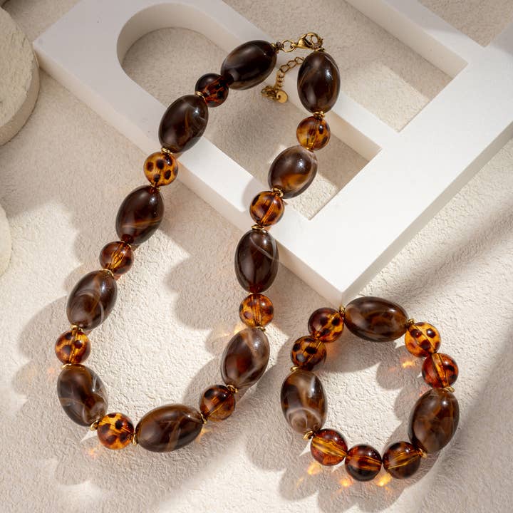 COSMOS - Wholesale Beaded/pearl necklace - Leopard and chocolate resin pearl necklace with chic stainless steel2