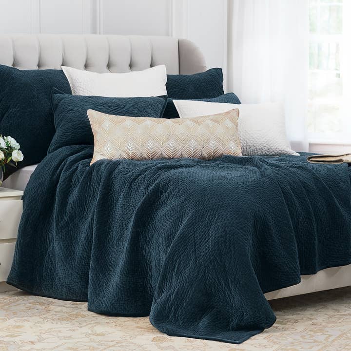 ELISABETH YORK - Wholesale Quilt - SALE Vela Ink Queen Quilt1