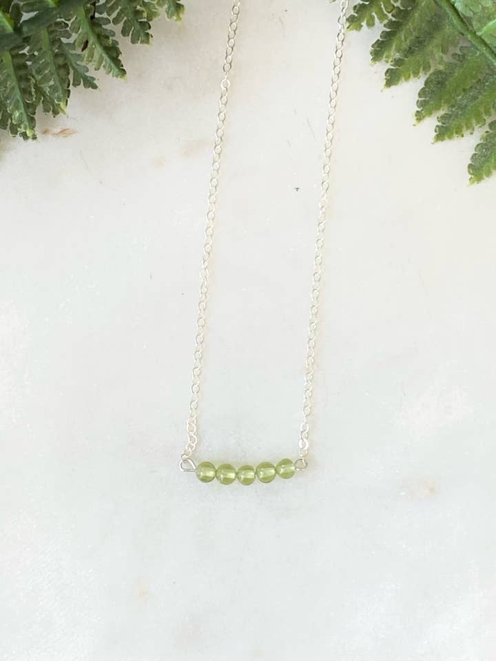 Collier en pierres précieuses Dainty - Plusieurs options pour la vente par Fairwells Jewelry