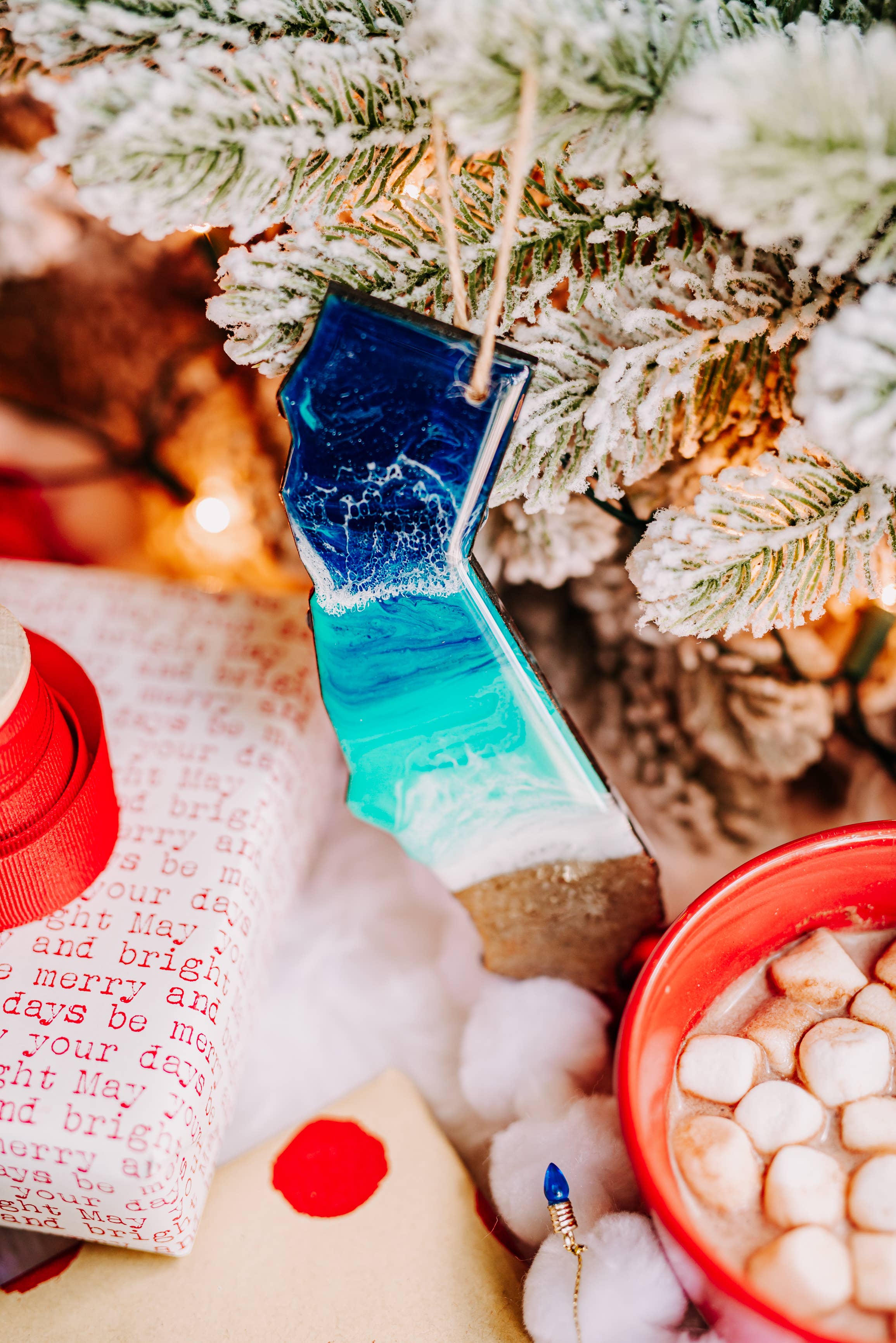 WLB Designs - Wholesale Ornament - State Christmas Ornament, Beach Resin Art State Ornament, Co4