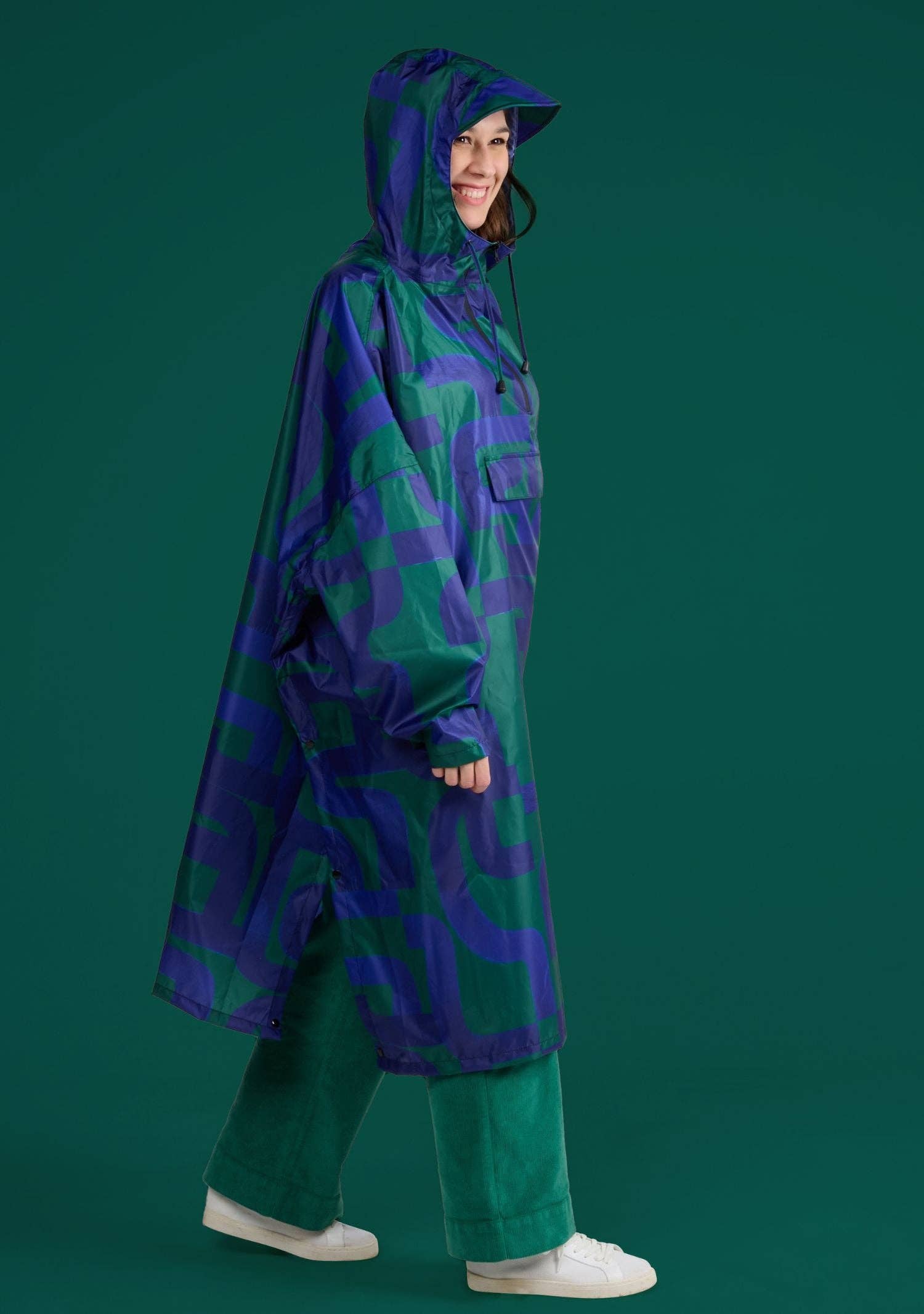 MADE IN SENS - Wholesale Capelet - Women's - GREEN CALIGRAPHY CLOAK PACK X20