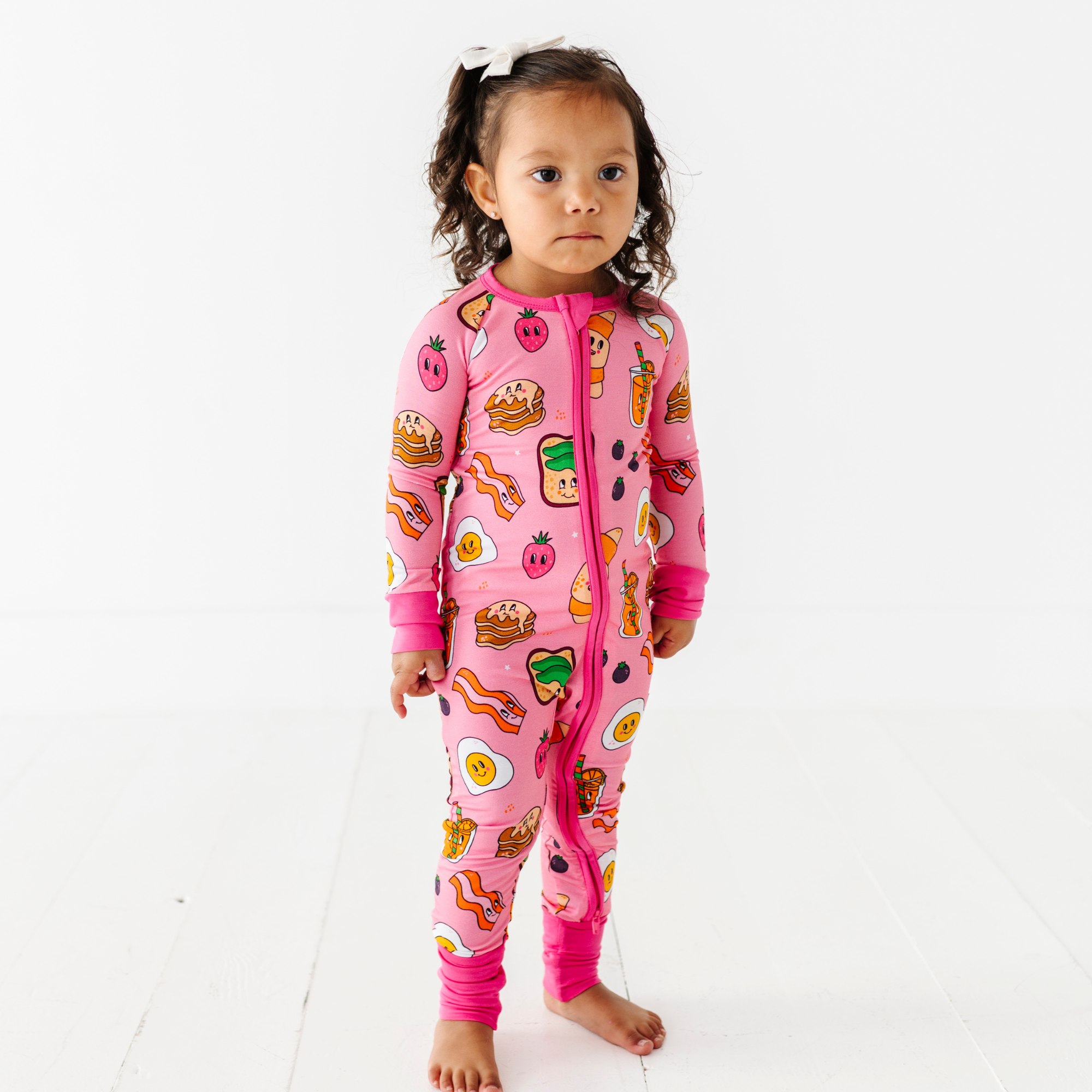 Kiki + Lulu – wholesale Jumpsuit – Baby – Pink Breakfast Convertible Footie3