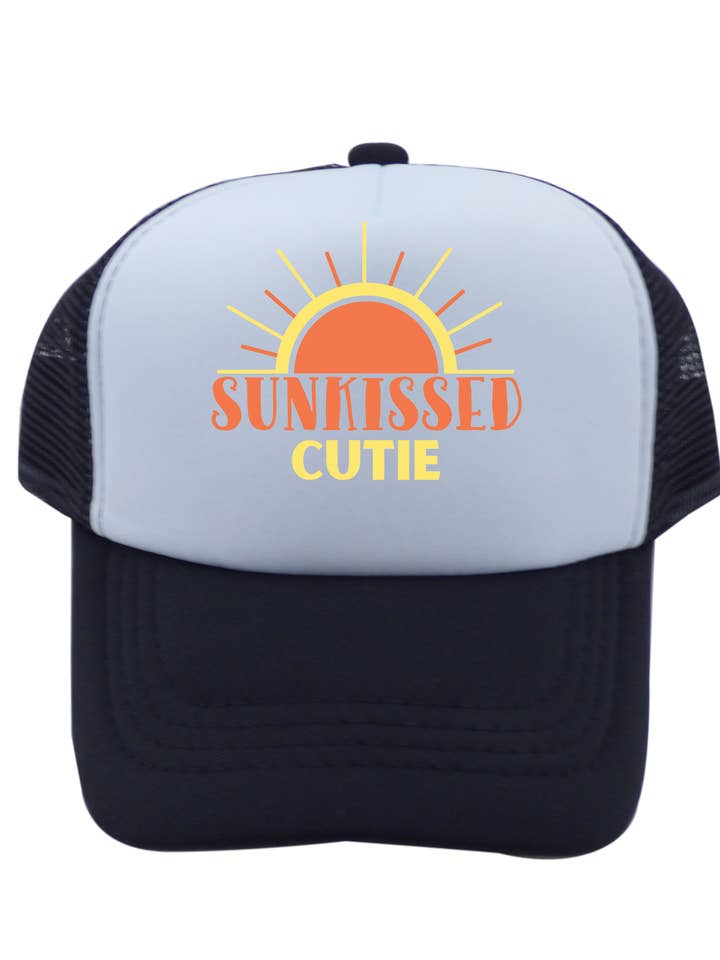 Cappello nero con Sunkissed Cutie per la vendita all'ingrosso da parte di Outdoorable Apparel