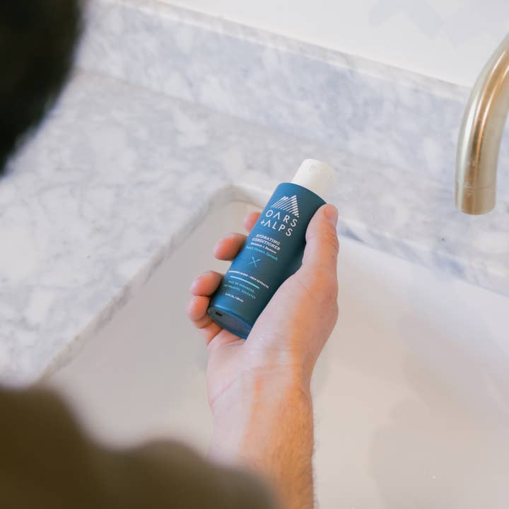 Oars + Alps - Wholesale Bath & Body Set - Men's - Hydrating Oars + Alps Men's Grooming Travel Kit TSA Friendly