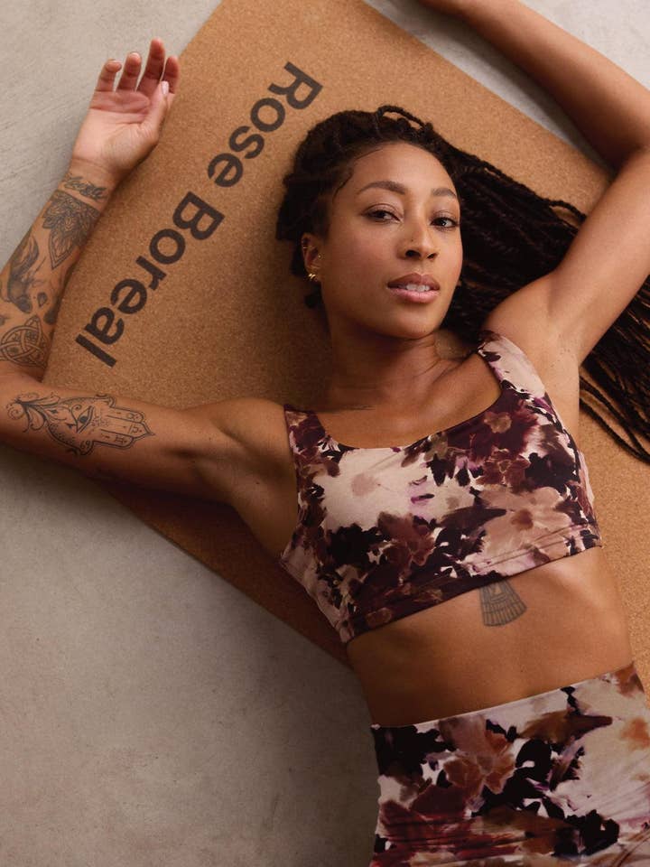 Life's good Sports Bra - Floral Dream pour la vente par Rose Boreal