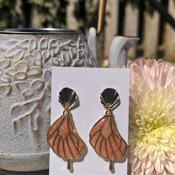 Ailes de papillon en opale pêche 8.11 pour la vente par WEARABLES BY B LLC