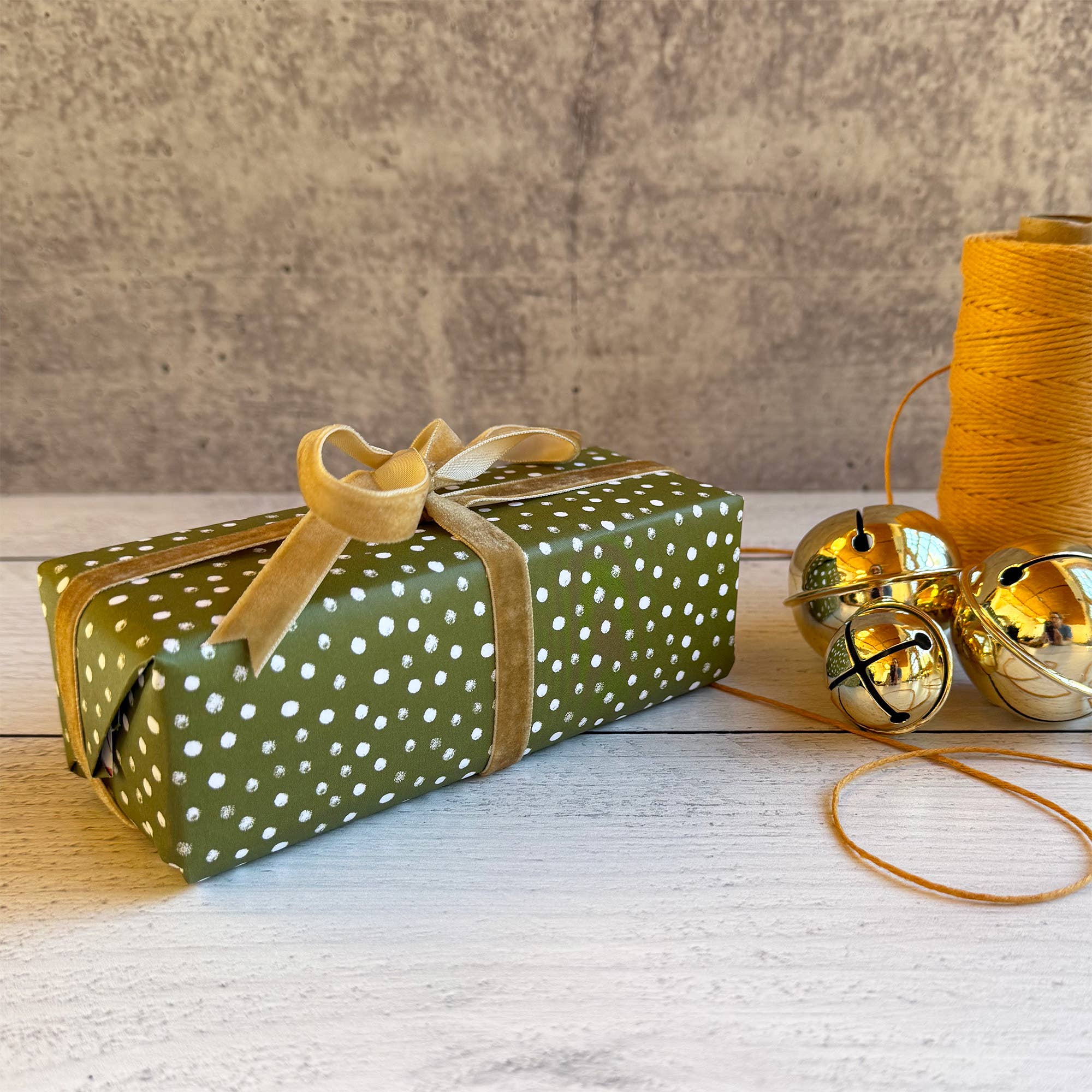 Slow Notes - Wholesale Flat Wrap - Retro Lights + Snowy Dots Double-Sided Wrapping Paper1