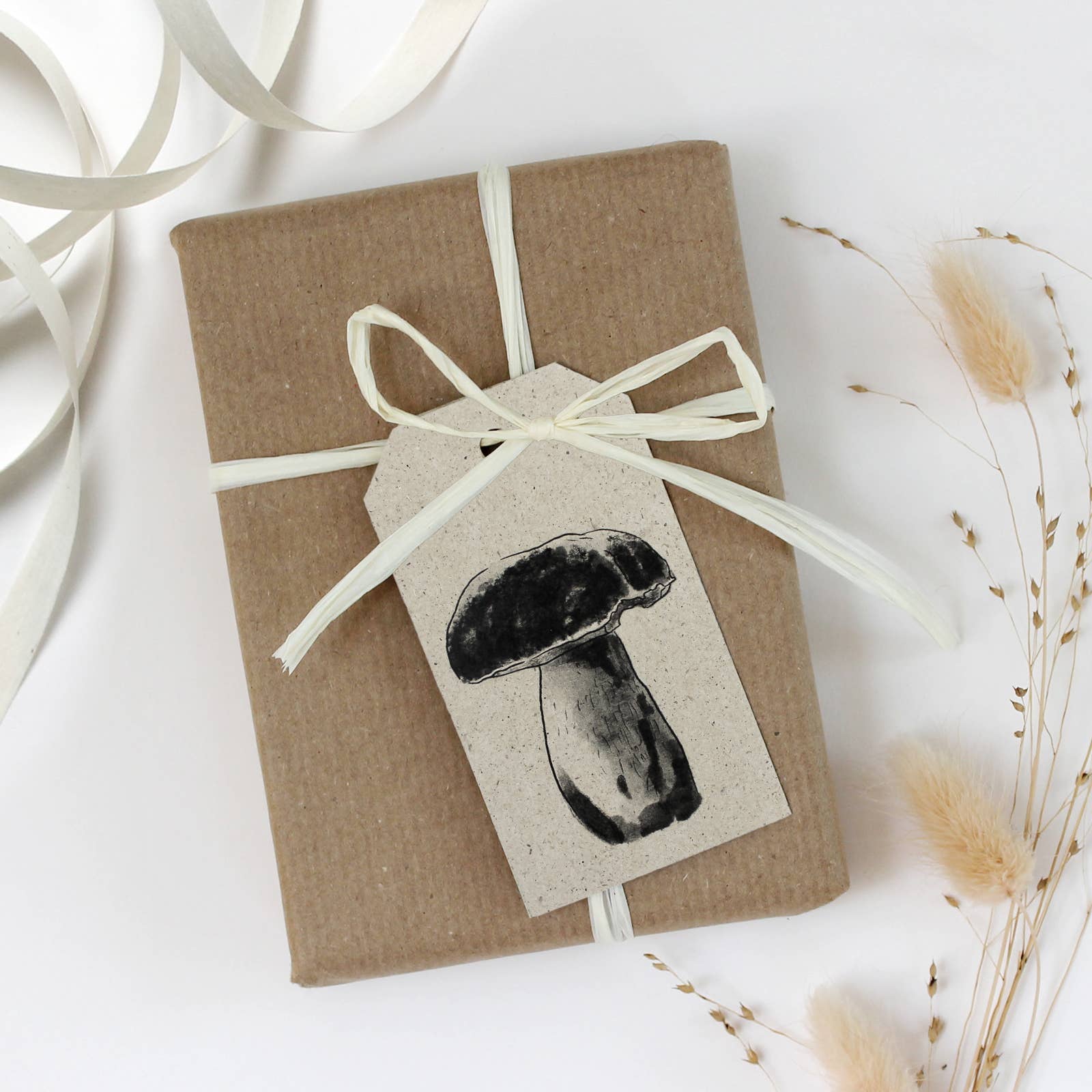 NOA Papeterie - Wholesale Gift Tag - Gift tag made of grass paper, porcini mushroom0
