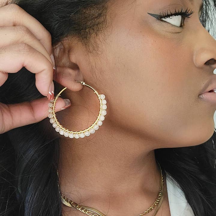 Créoles perlées en quartz rose pour la vente par The Casson Collection