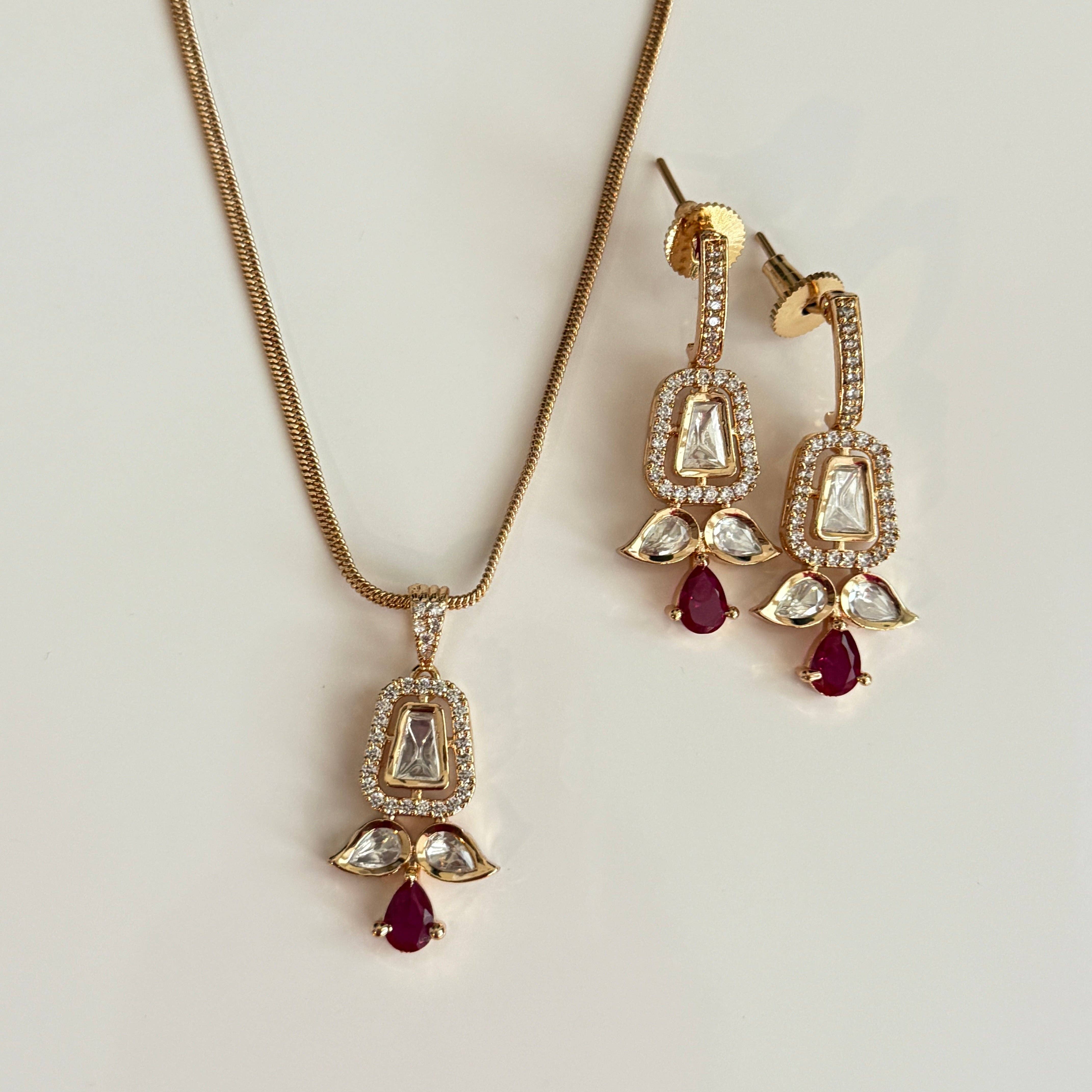 Rubino Set Regal Ruby Bloom in vendita all'ingrosso su Faire1