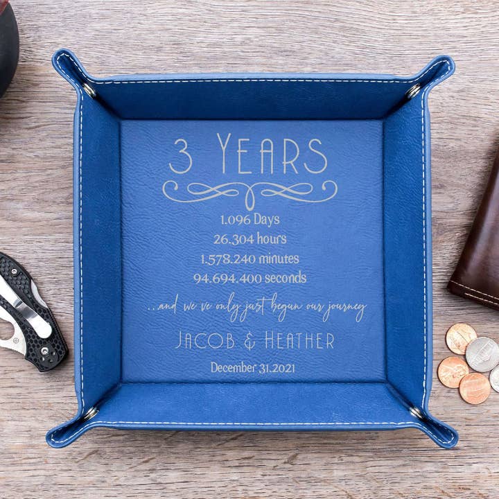 3 años | Regalos de aniversario de cuero | Personalizados para venta al por mayor de Hometown Engraving and Printing LLC