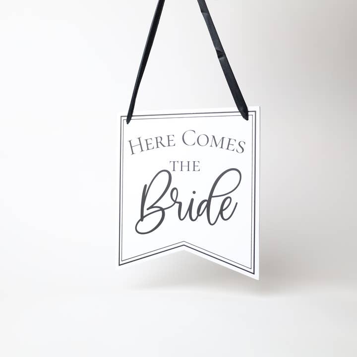 Lillian Rose - Wholesale Party Sign/Banner - Here Comes the Bride Banner Sign