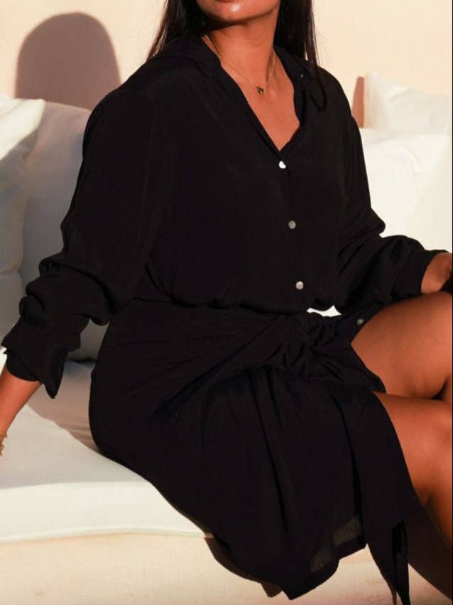 Abito Monnie con Nodo Frontale Nero per la vendita all'ingrosso da parte di AMIRA Collective