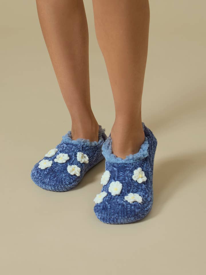 Denim Memoi Cosy Daisies pantoffels met chenille sherpa-voering voor groothandel op Faire4