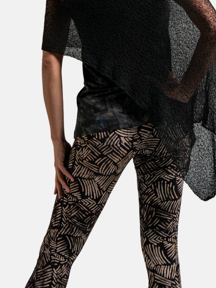 Hands To Hearts - Wholesale Athletic/Lounge Leggings - Women's - Batik Crop Leggings10