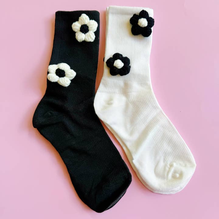 Ellison+Young - Wholesale Socks - Women's - Puffy Daisy Embellished Socks Set Of 21