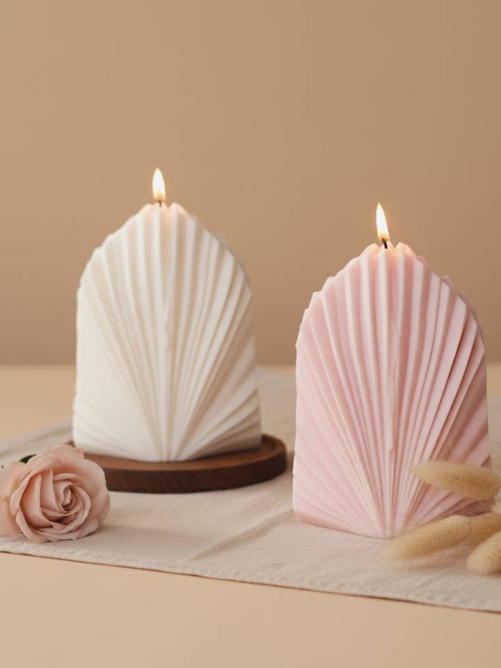 Stort Palm Leaf Lys for engroshandel hos Interlude Candles