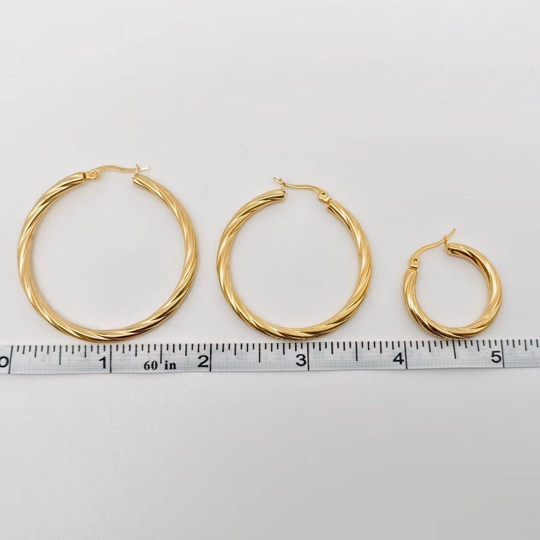 Mio Queena – wholesale Hoop earrings – 18K Gold Plated Stainless Steel Cable Hoop Earrings - FGS3