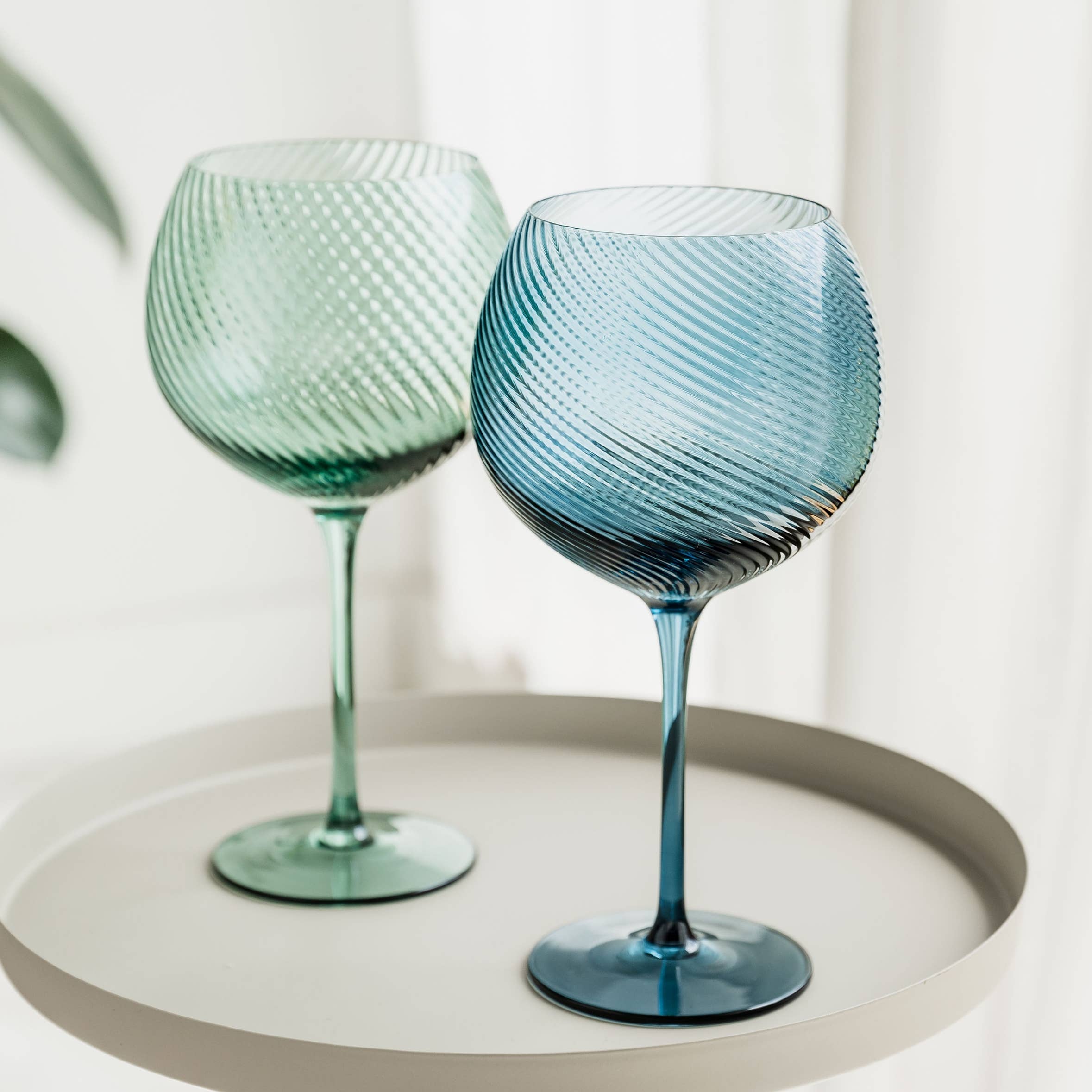 UBERSTAR – wholesale Cocktail/liquor glass – Twist Gin Glasses - Set of 2 Blue/Green1