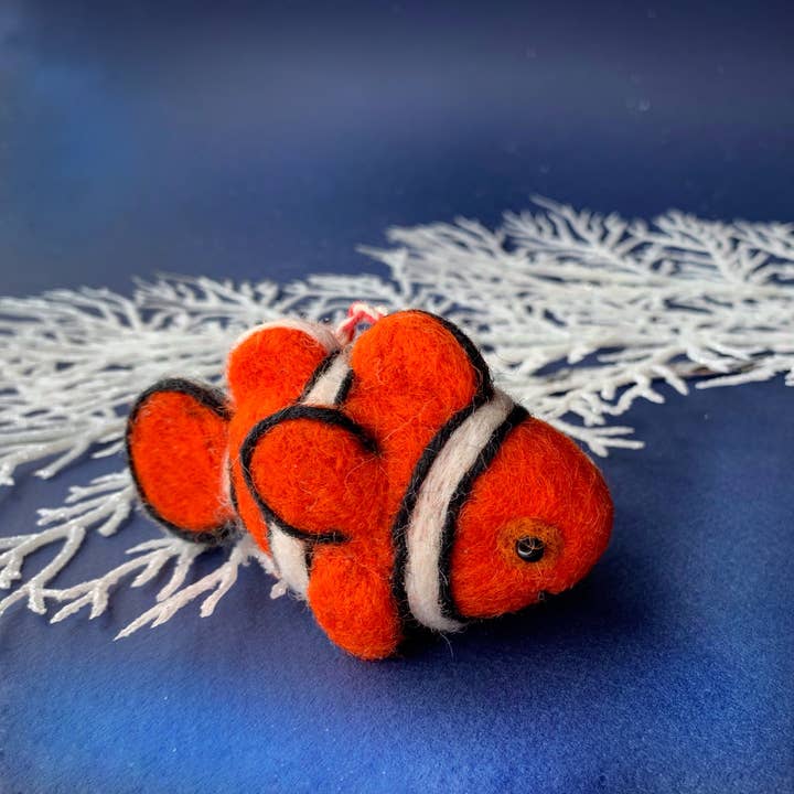 Ornaments 4 Orphans – wholesale Prydnad – Clownfiskfiltull julprydnad3