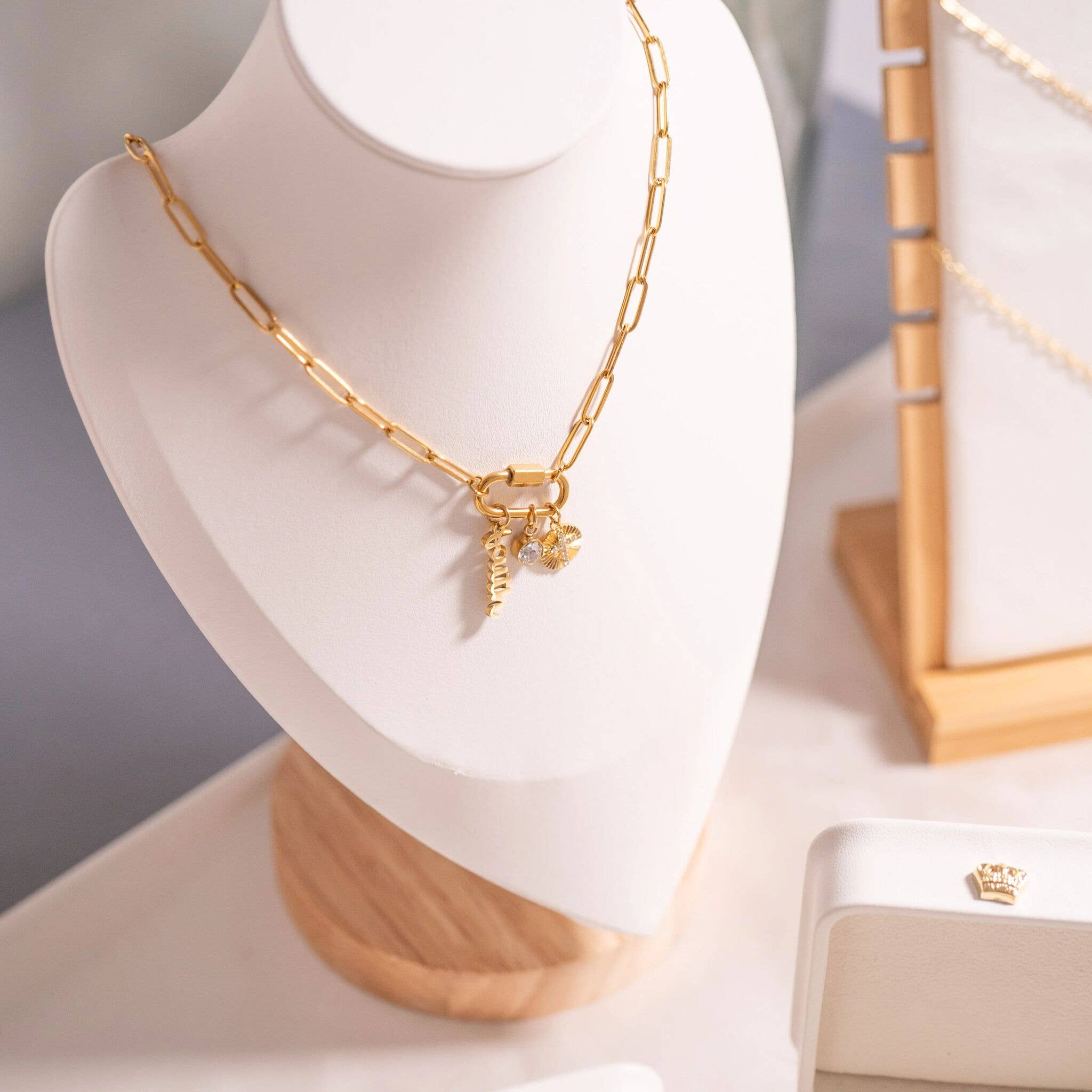 WJW - Venta al por mayor Collares con colgantes/abalorios - Collar con charm de clip en forma de eslabón ’Faith’ en oro PVD 18K con mosquetón9