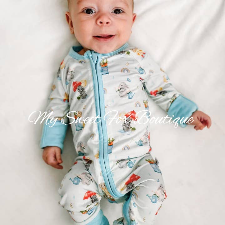 Pyjama en bambou à fermeture éclair pour sensibilisation aux bébés arc-en-ciel/infertilité pour la vente par My Sweet Fox Boutique