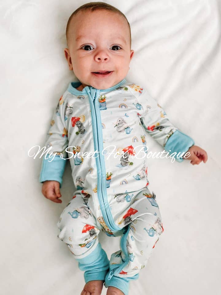 Tutina in bambù con cerniera arcobaleno per la consapevolezza dell'infertilità. per la vendita all'ingrosso da parte di My Sweet Fox Boutique