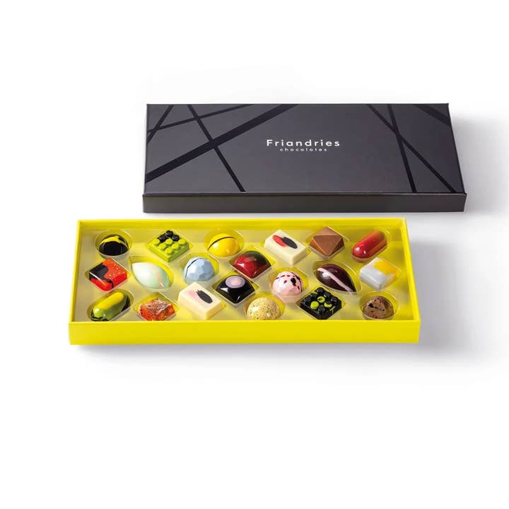 Handtekeningen Collectie: Combinatie Drie (20 stuks) for wholesale by Friandries Chocolates