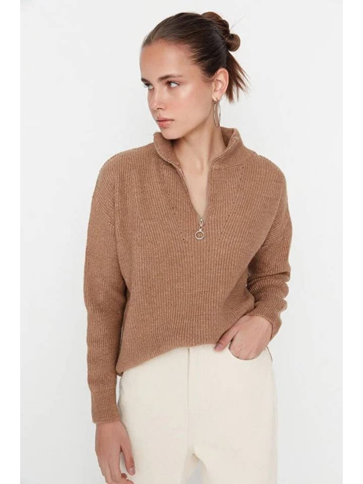 Hoxton Gal – wholesale Knitted jumper – Women′s – Soft-Textured Zip-Up Knit Sweater24