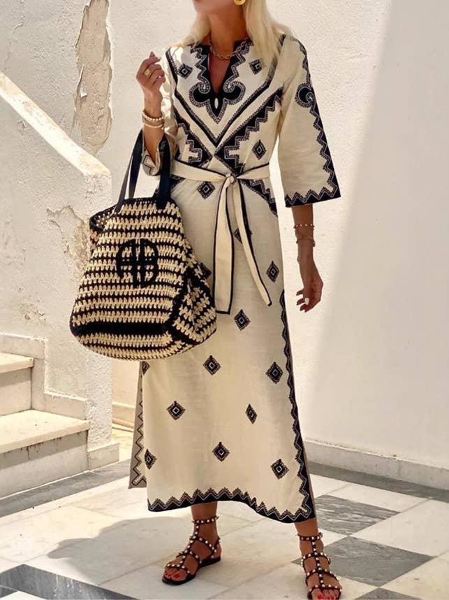 ElevateWell – Großhandel Kleid – Damen – Herbst Bohemian Bedrucktes Maxikleid mit Gürtel0