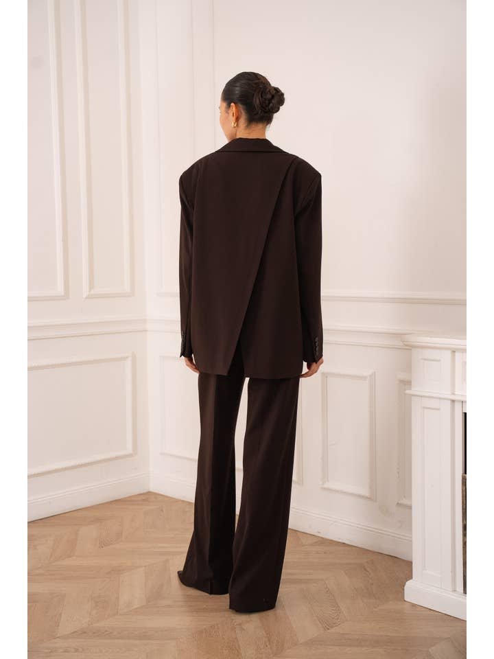 Attentif Paris – Engroshandel Blazer - Dame – Oversized dobbeltradet jakke med åbning bagpå3