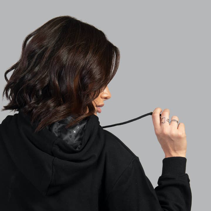 Blvck Paris – Engroshandel Hoodie – Kvinder – Blvck Bold Beskåret Hættetrøje1