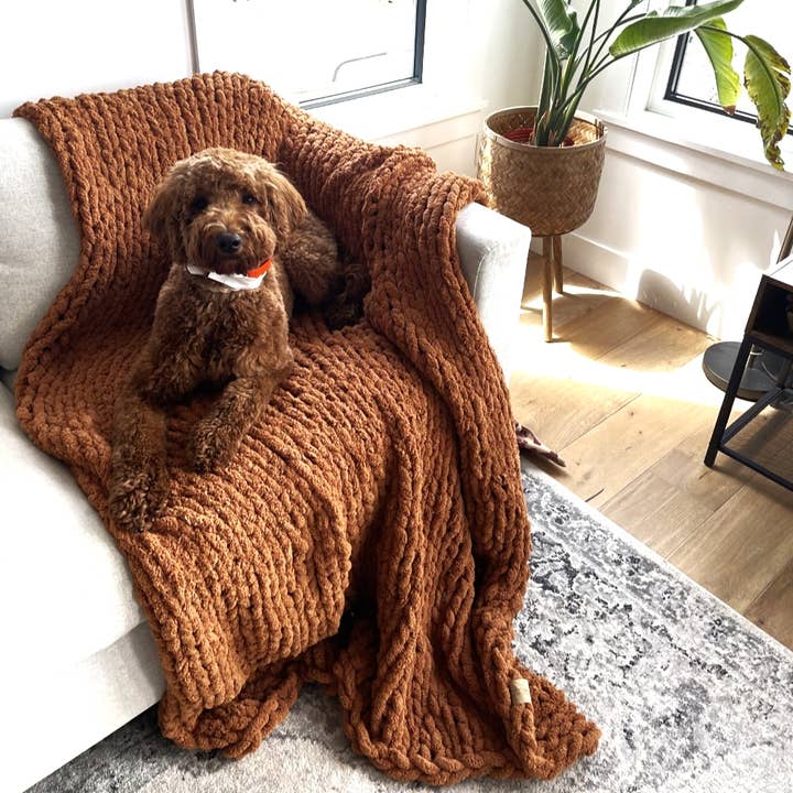LuxeDesigns Co LLC - Wholesale Throw Blanket - Brown Chunky Knit Blanket Throw 50"x70"1