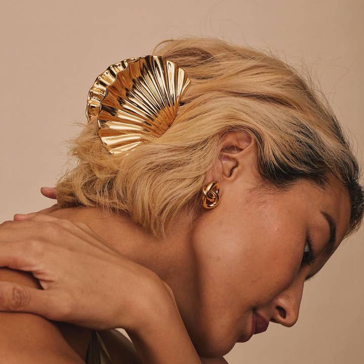 LadyJuneAccessories – wholesale Hårklämma - Dam – Skalformade metallhårkloklämmor, eleganta hårtillbehör