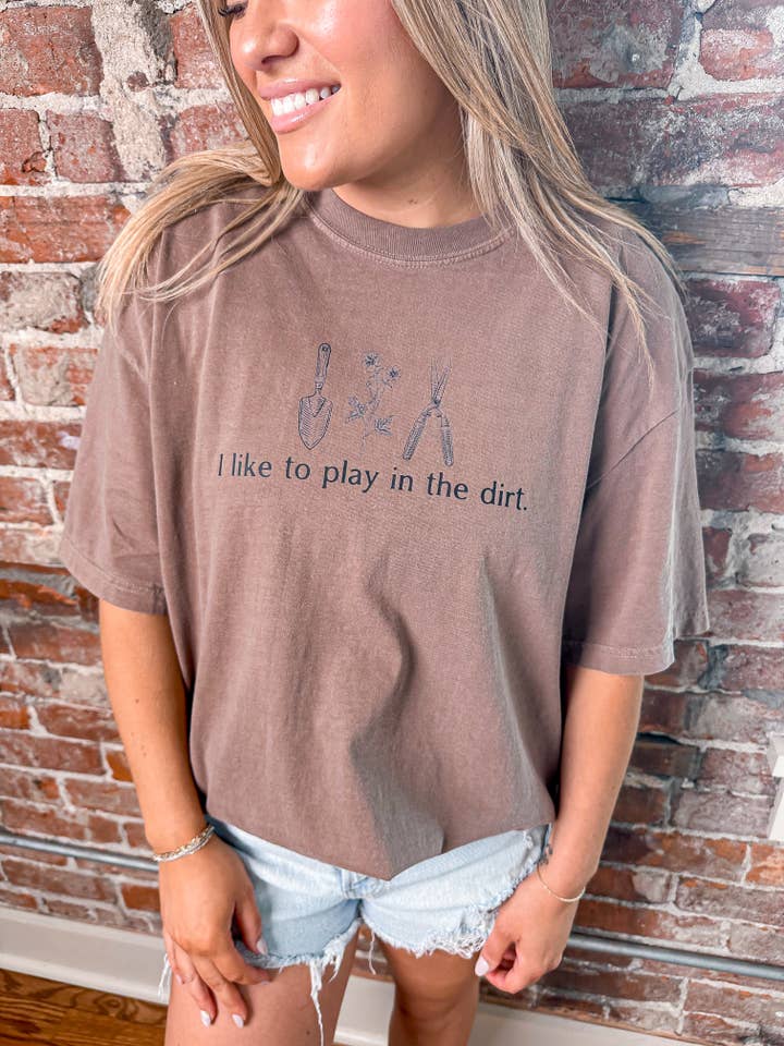 Wicker Road Boutique - Wholesale T-Shirt (Graphic) - Women's - I Like To Play in the Dirt Tee1