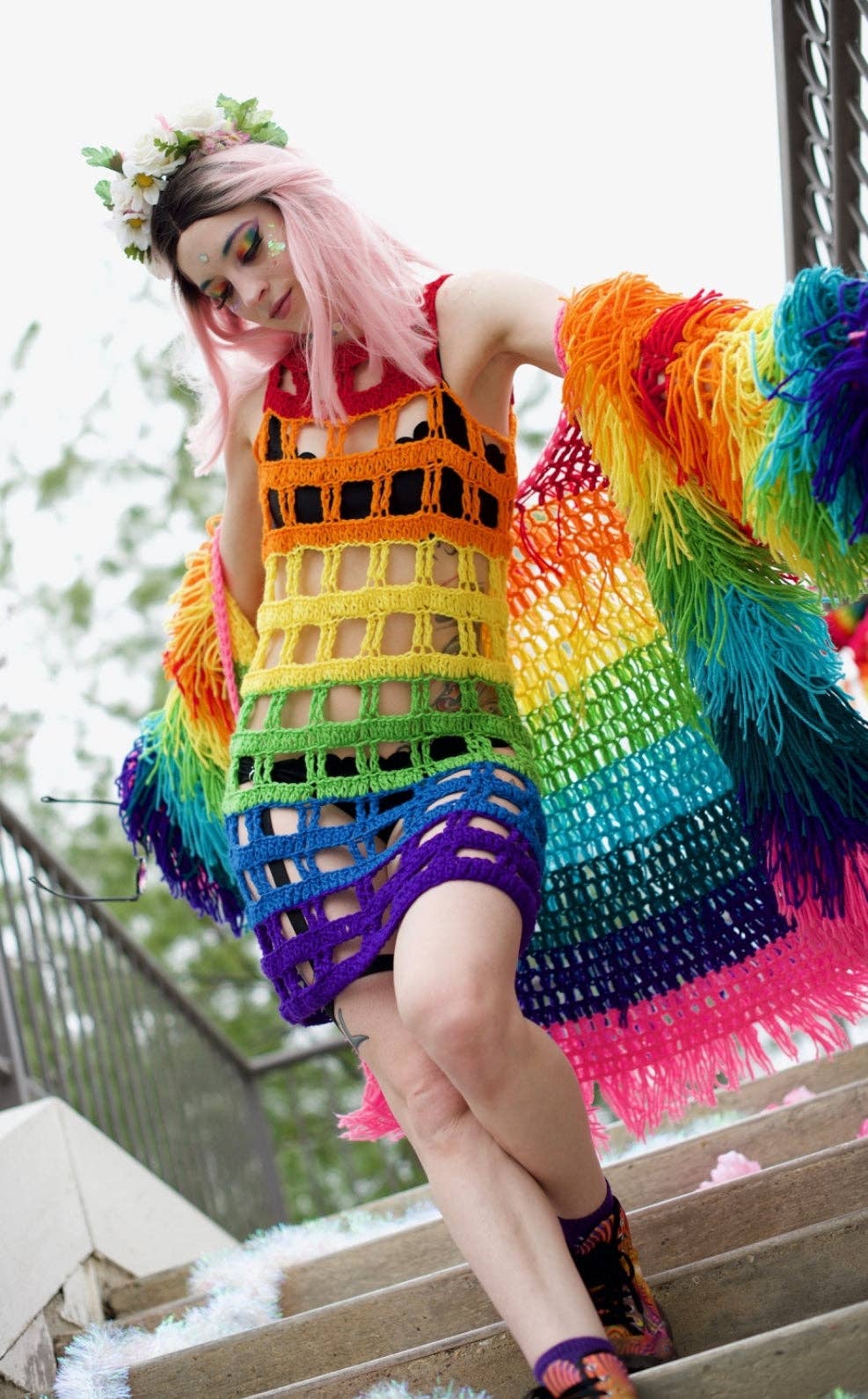 A Creative Wonderland – wholesale Klänning - Dam – Regnbågsfärgad klänning med utskärningar9