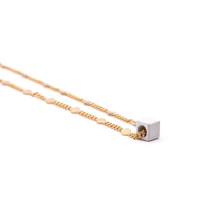 IN HET NAUW GEDREVEN voor wholesale door Locked and Layered