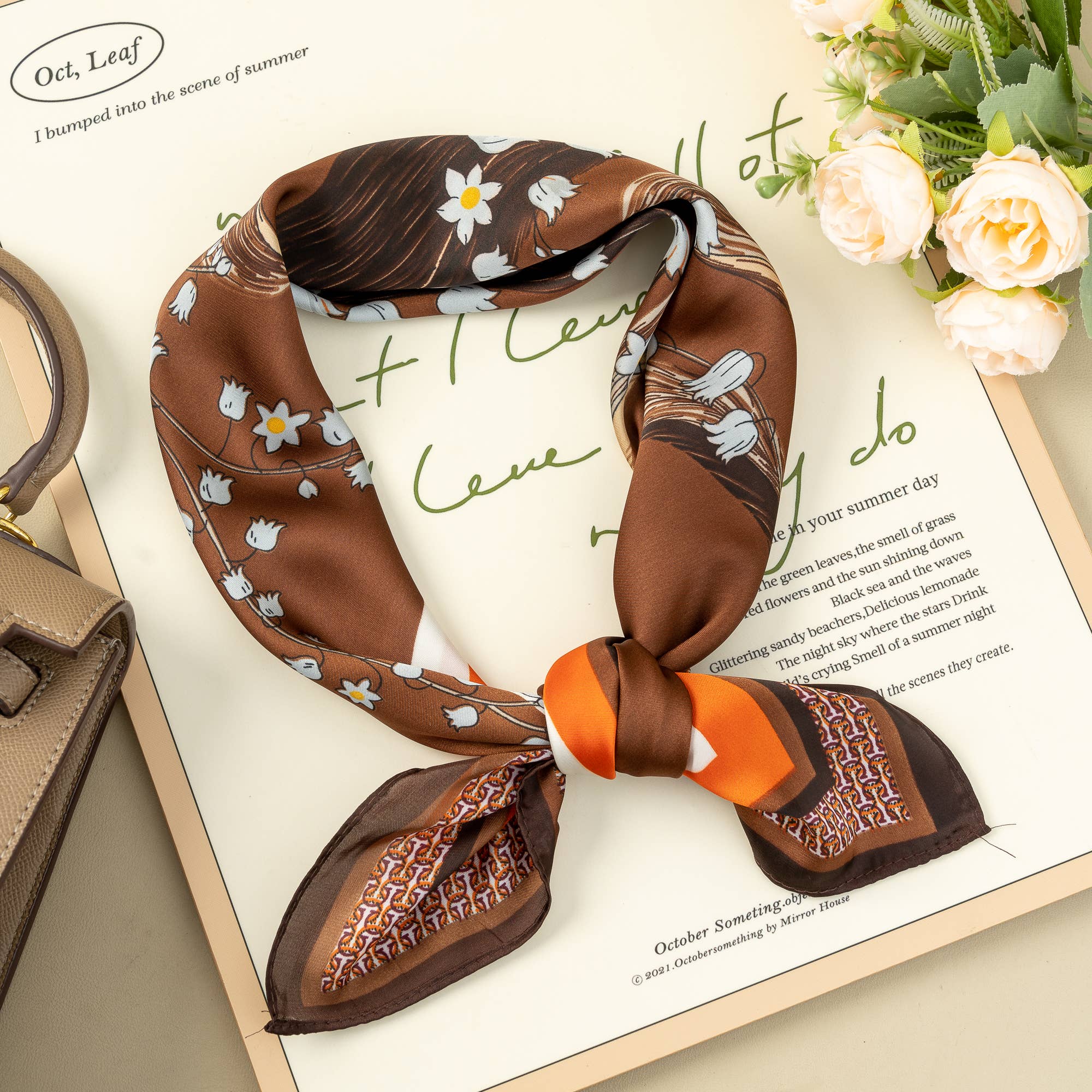 COSMOS – Lenço de cabeça - Mulher por atacado – Lenço Quadrado Floral 70x70 Efeito Seda Elegância Botânica0