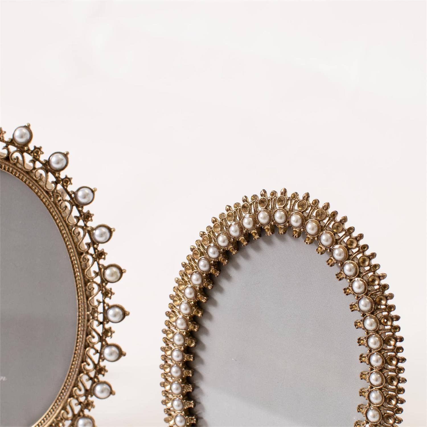 Audrey's Home & Gift – wholesale Picture frame – Gold Filagree Oval Frame With Mini Pearls (2 Styles)4