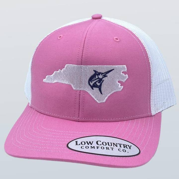 Chapeau Rose/Blanc Marlin de Caroline du Nord pour la vente par Riverbed Threads