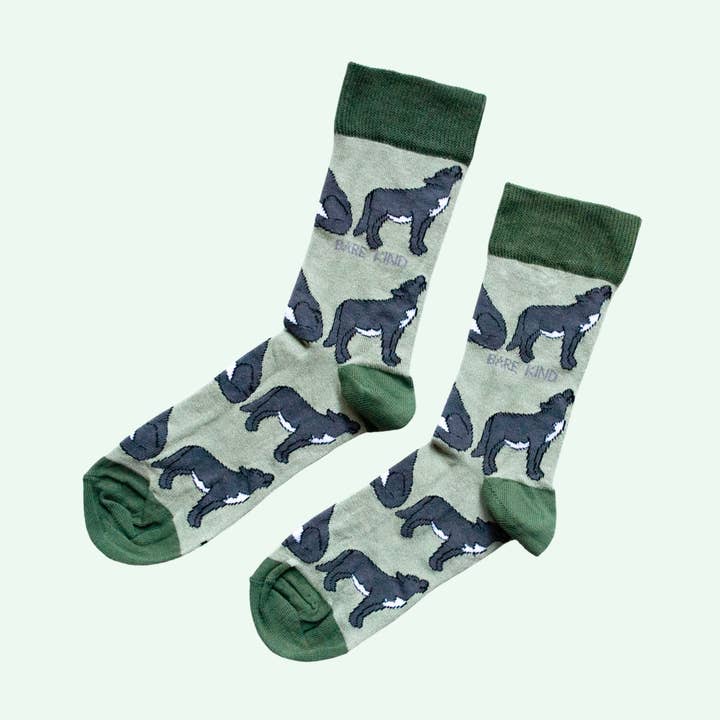 Calzini Wolves | Calzini in bambù | Calzini verde chiaro | Fun Socks per la vendita all'ingrosso da parte di Bare Kind Socks
