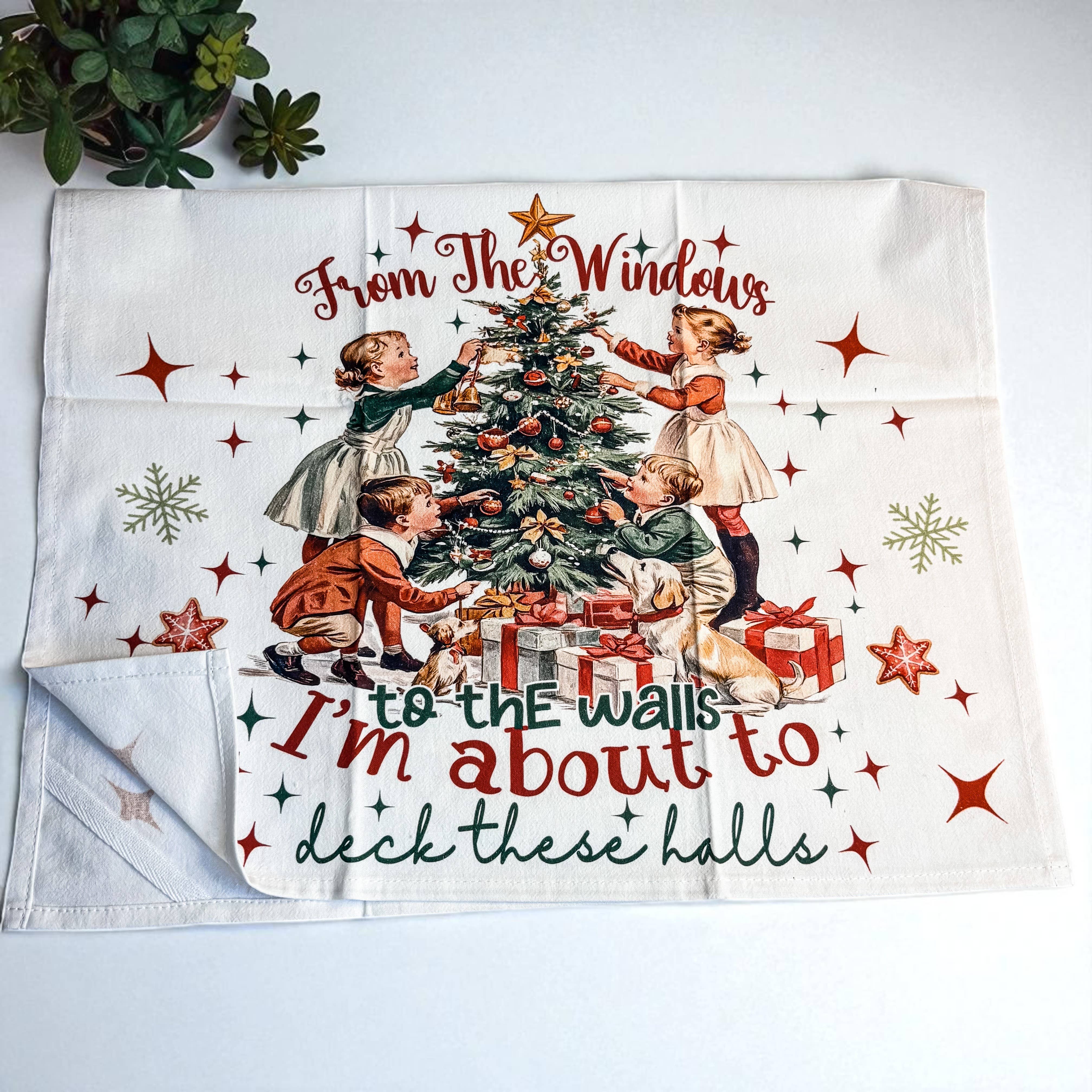 Gia Roma - Wholesale Tea Towel - Vintage Santa Holiday Kitchen Towel & Decor | Pink Christmas103