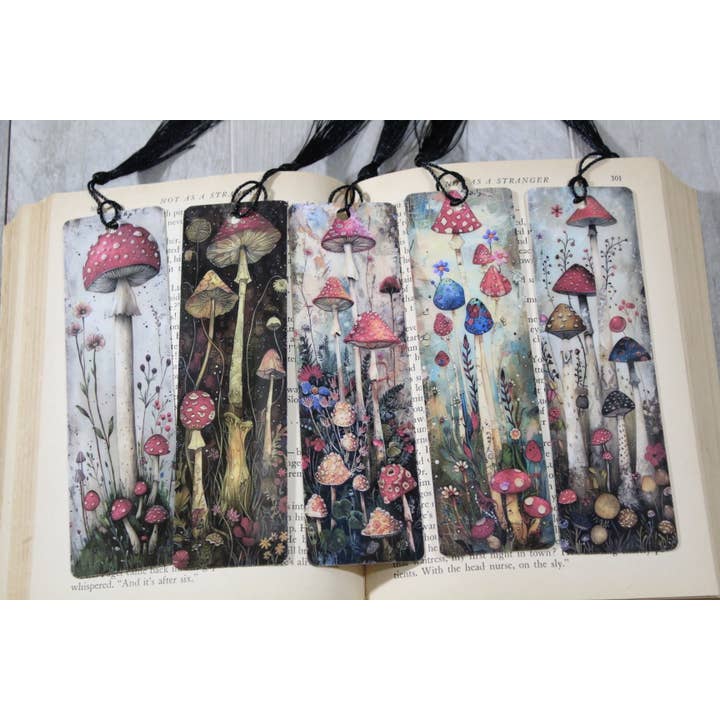 Pilzwälder Set aus 5 // Papier-Lesezeichen für den Großhandel von Raven Design