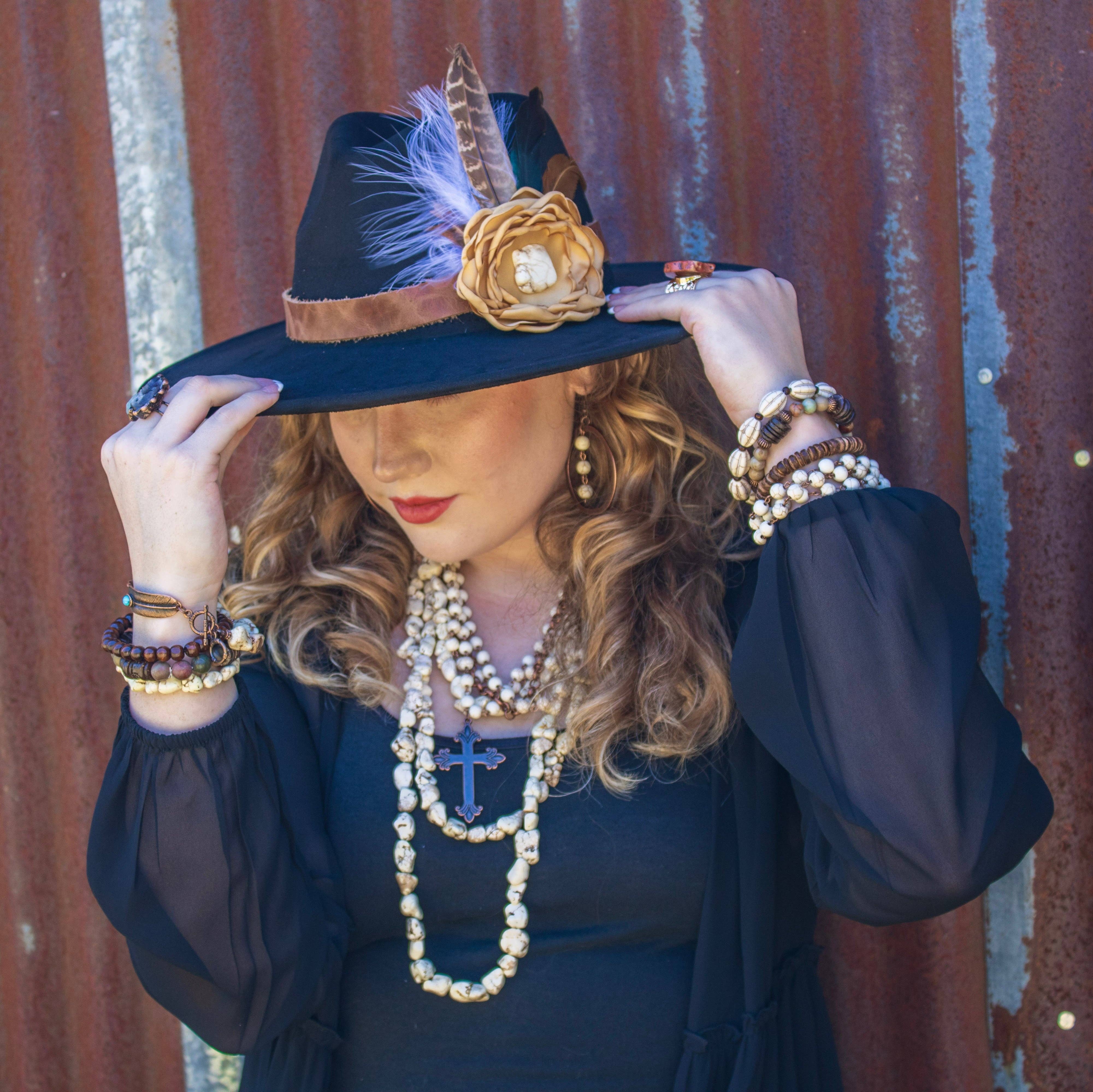 The Jewelry Junkie - Wholesale Beaded Bracelet - White Turquoise Triple Strand Bracelet 807h5