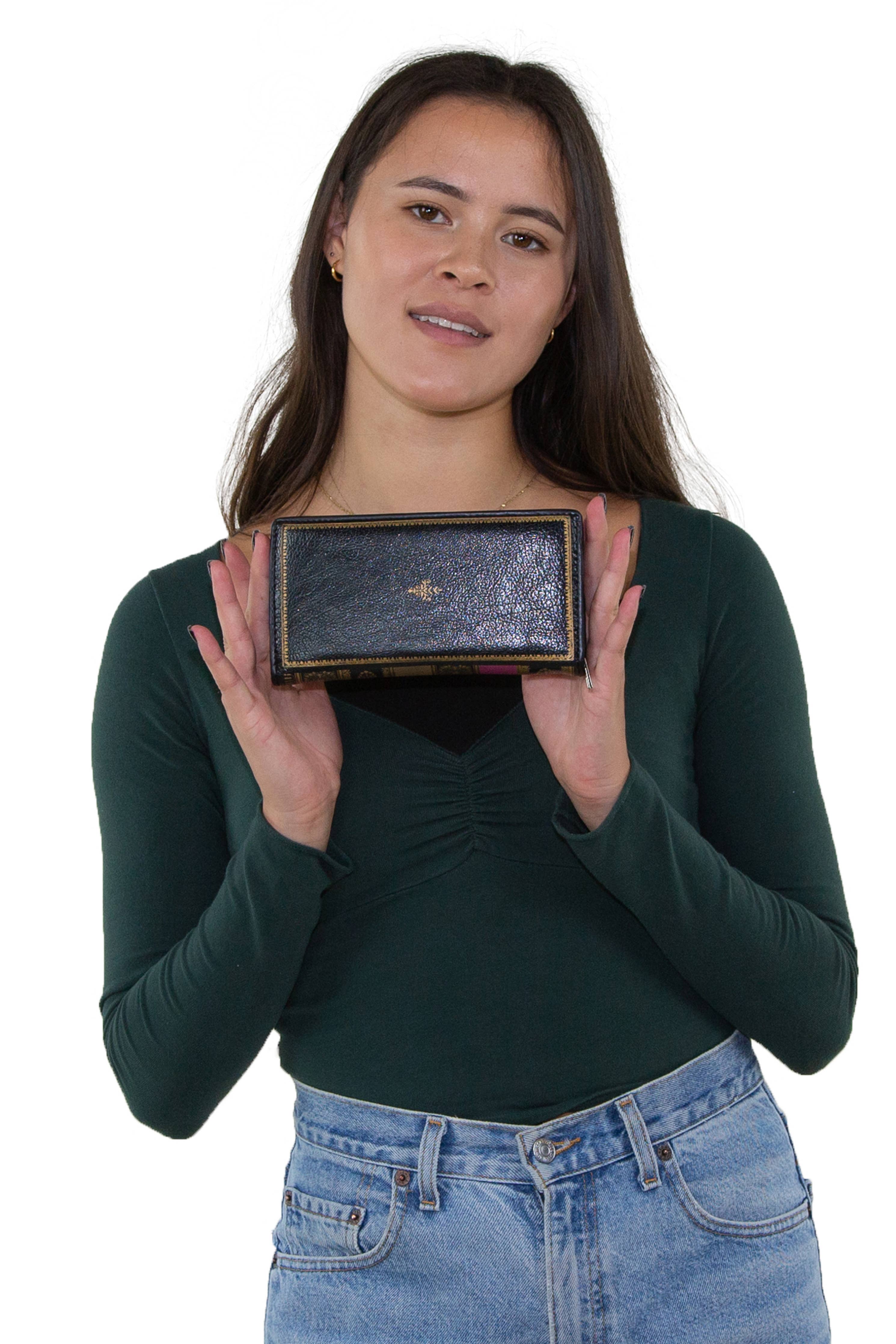 COMECO INC - Wholesale Wallet - Women's - Vintage Book Wallet5