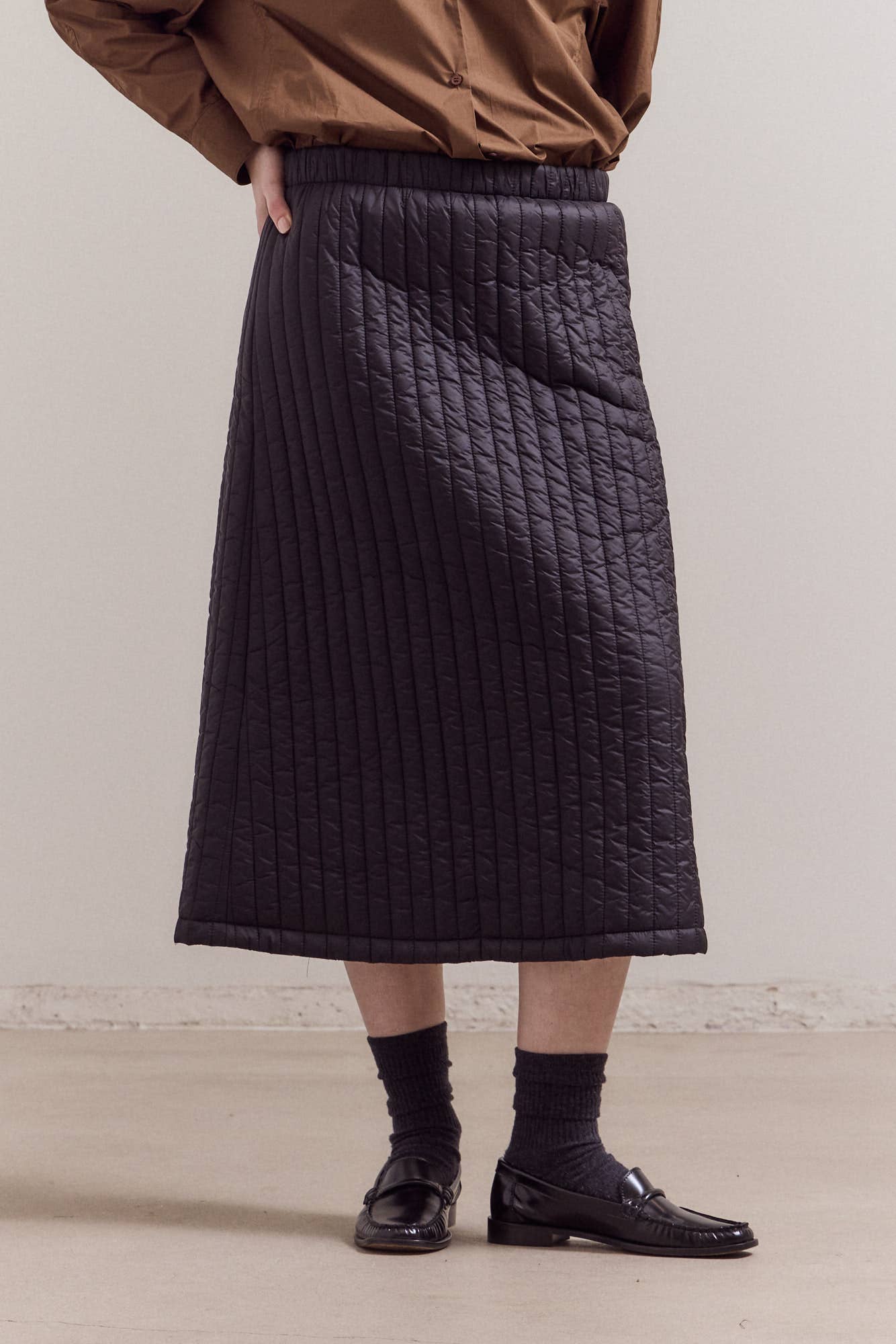 Grade & Gather - Vendita all'ingrosso Gonna - Donna - 50704 - GONNA TRAPUNTATA DI MEDIA LUNGHEZZA14