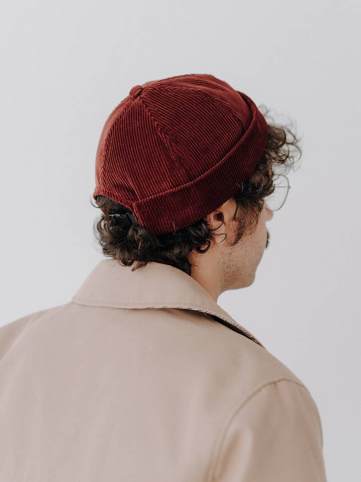 Burgunderfarbener Hut für den Großhandel von Nuevemi